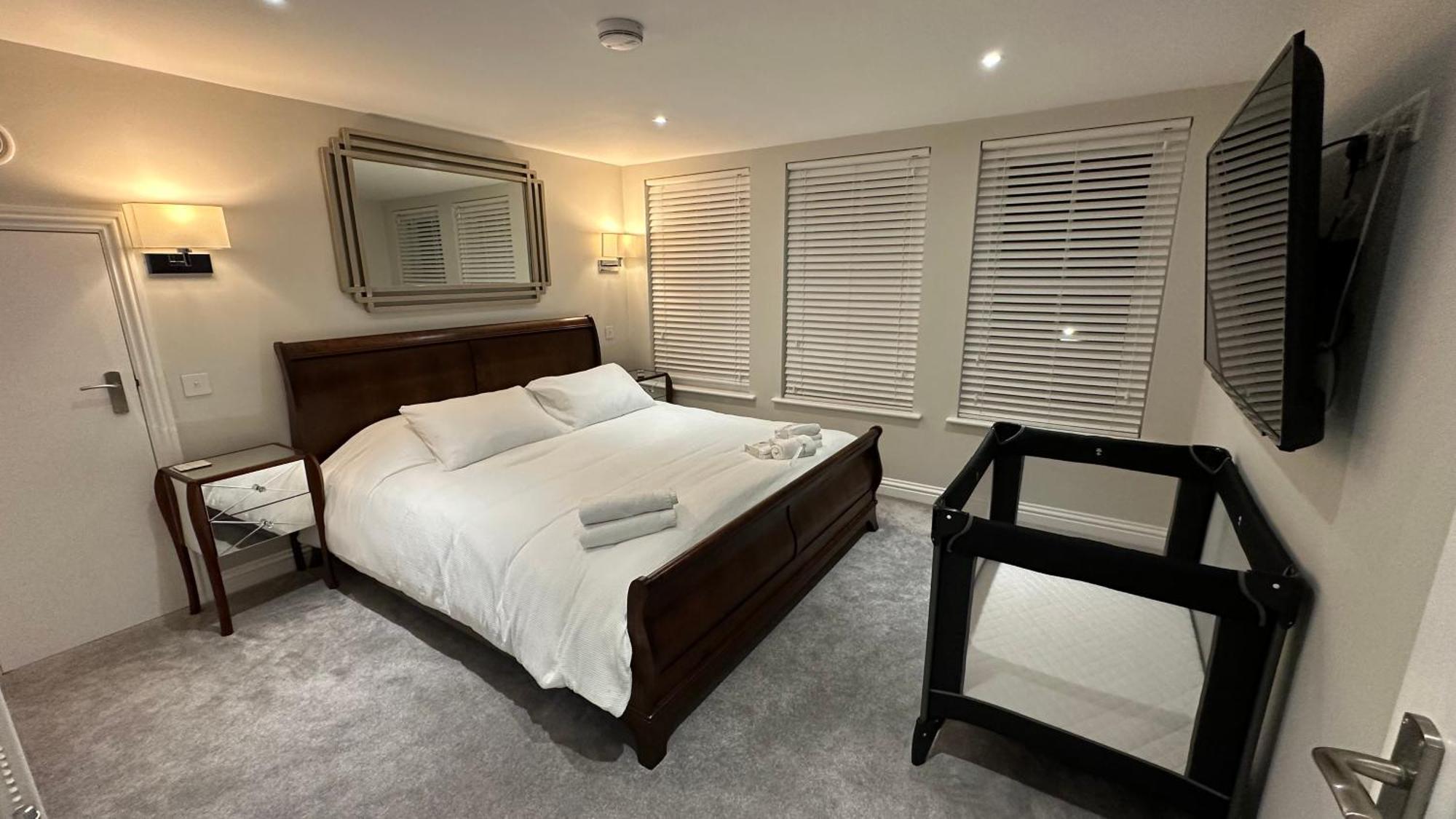 Harper Luxe Serviced Apartments Данстэбл Экстерьер фото